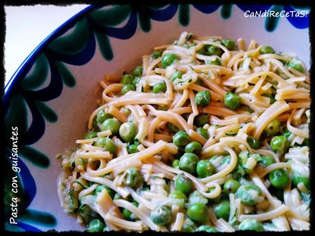 Pasta con guisantes