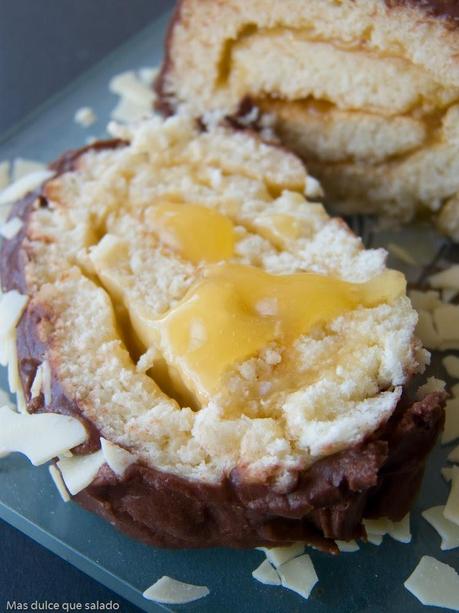Rollo de Lemon Curd con cobertura de Chocolate Rollo de Lemon Curd con cobertura de Chocolate