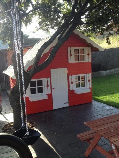 Resultado de la instalación de una casita de madera infantil en la provincia de Barcelona, por los propios clientes. Resultado de la instalación de una casita de madera infantil en la provincia de Barcelona, por los propios clientes.