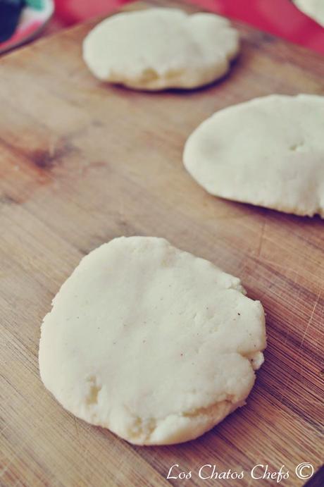 Gorditas con tartar de salmón Gorditas con tartar de salmón