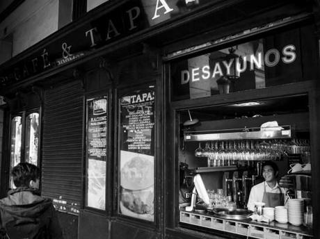 La “no-tan-larga” espera (Un poco más de Street) 14132610250_c86805a8eb_b