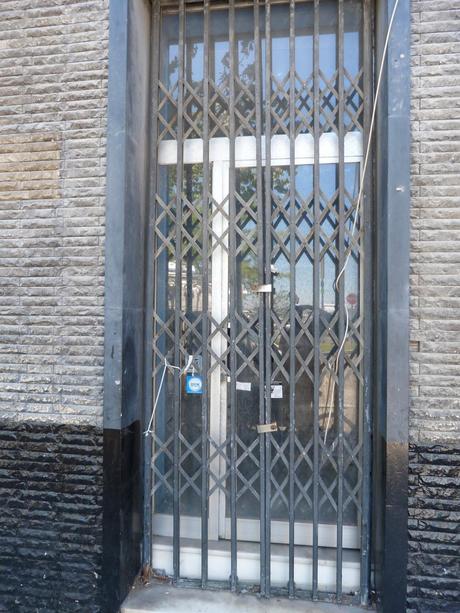 El abandono comercial de la Av Ramón de Carranza El abandono comercial de la Av Ramón de Carranza