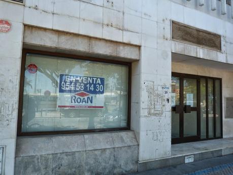El abandono comercial de la Av Ramón de Carranza El abandono comercial de la Av Ramón de Carranza