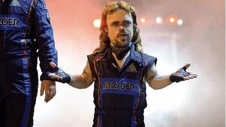 Peter Dinklage y Adam Sandler son los maestros del arcade en 'Pixels'