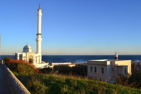 El Europa Point y la mezquita que se encuentra en la punta de Gibraltar