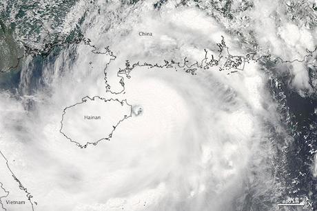súper tifón Rammasun sobre Hainan, China