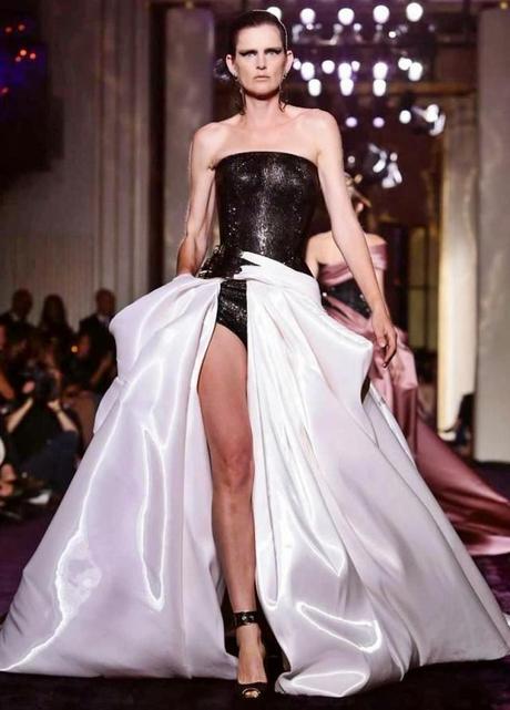 ATELLIER VERSACE  Fall Winter 2014  Haute Couture. (2)