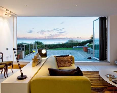 Casa Moderna con Vistas al Mar / Modern House in Front of Sea