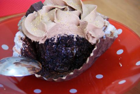 Cupcakes de Chocolate. Perdón, ¡LOS MEJORES CUPCAKES DE CHOCOLATE DEL MUNDO! Cupcakes de Chocolate. Perdón, ¡LOS MEJORES CUPCAKES DE CHOCOLATE DEL MUNDO!