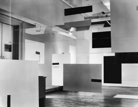 Richard Hamilton, an Exhibit (en asociación con Victor Pasmore y Laurence Alloway), 1957. Vista de instalación en ICA, 17 Dover Street, Londres, 1957 © Richard Hamilton