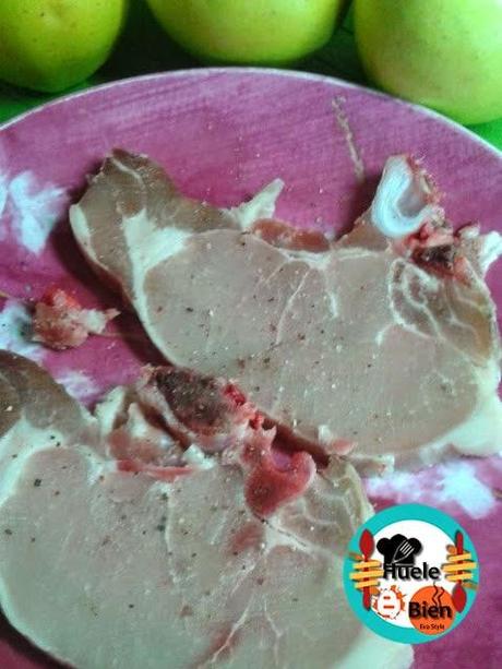 Chuletas de cerdo con manzanas Chuletas de cerdo con manzanas
