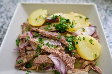 ENSALADA DE PATATAS CON TERNERA Y CEBOLLA ENSALADA DE PATATAS CON TERNERA Y CEBOLLA
