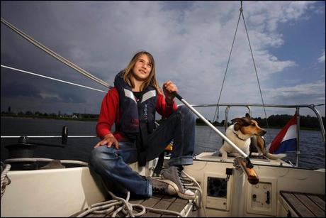 nicht-ganz-allein-laura-dekker-beim-fotoshooting-in-2009