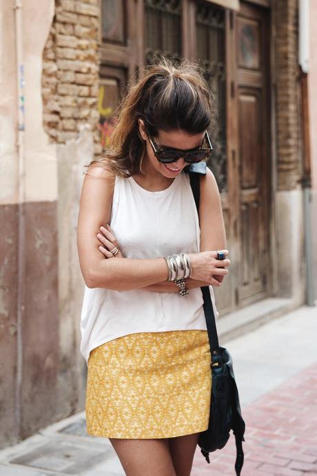 Yellow_Skirt-Silver_Wedges-Outfit-Street_Style-412