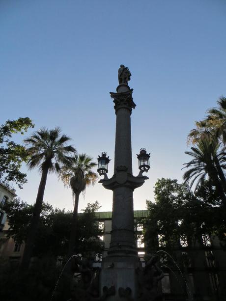 Cosas que le han pasado a la estatua de Colón