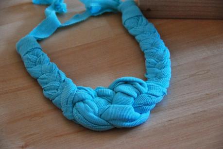 DIY: Collar de trapillo