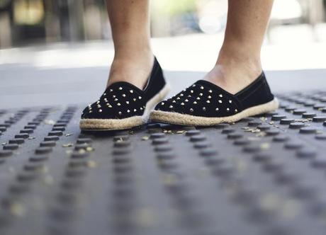 street style barbara crespo hello a bicyclette tshirt fashion blogger outfit blog de moda street style barbara crespo hello a bicyclette tshirt fashion blogger outfit blog de moda