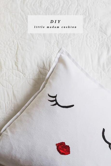 DIY.....UN SENCILLO COJIN PERO CON MUCHO GLAMOUR DIY.....UN SENCILLO COJIN PERO CON MUCHO GLAMOUR