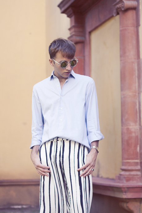 HOLOGRAPHIC HOLOGRAPHIC