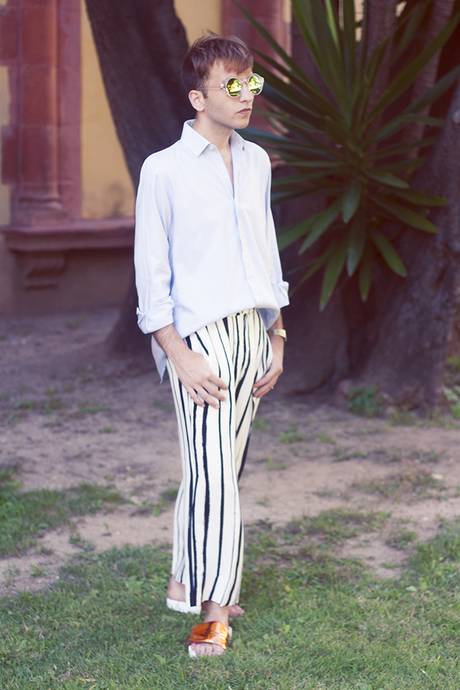 HOLOGRAPHIC HOLOGRAPHIC