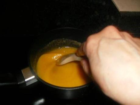 TARTA RELLENA DE GUINDAS EN ALMÍBAR TARTA RELLENA DE GUINDAS EN ALMÍBAR