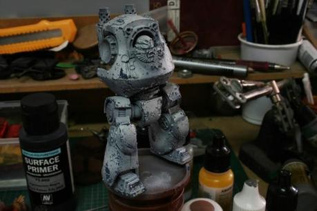 Vista lateral de Pintura del daños de batalla sobre el cuerpo del Dreadnought Contemptor