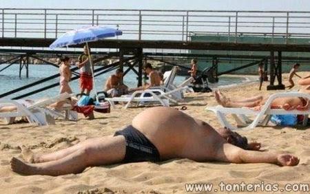 PLAYITA, CERVECITA, TORTILLITA… BARRIGUITAMoisés Cayetano... PLAYITA, CERVECITA, TORTILLITA… BARRIGUITAMoisés Cayetano...