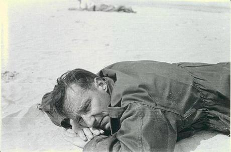 William S. Borroughs en la playa
