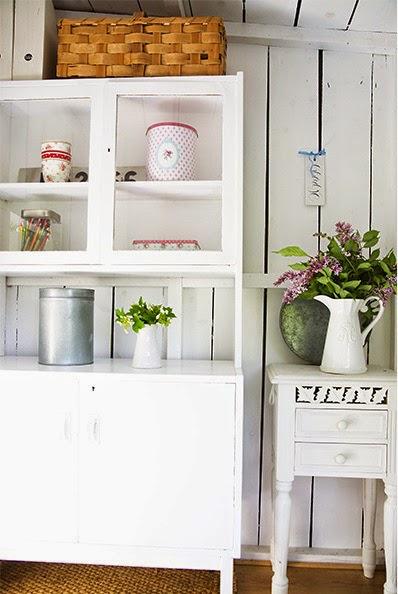 UNA CABAÑA EN EL ÁRBOL UNA CABAÑA EN EL ÁRBOL