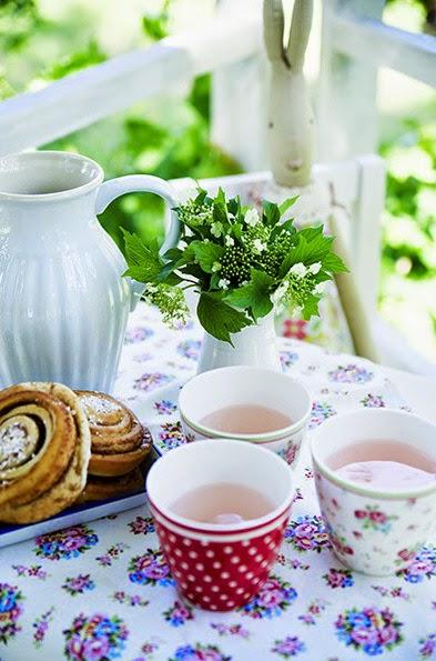 UNA CABAÑA EN EL ÁRBOL UNA CABAÑA EN EL ÁRBOL