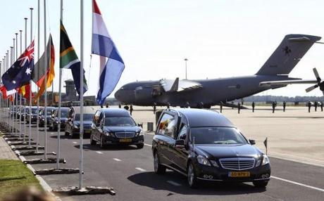 Recibimiento en Holanda a los muertos en el vuelo  MH17 de Malaysia Airlines