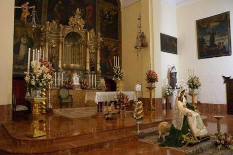 La Divina Pastora de Capuchinos de Écija vuelve a presidir el Altar Mayor de su iglesia.