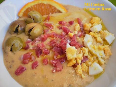 PORRA ANTEQUERANA CON ALMENDRAS, LANGOSTINOS Y ACEITE DE ALBAHACA