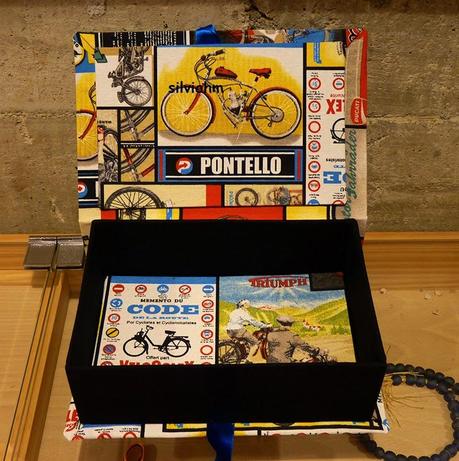 OTRO ALBUM CON CAJA A JUEGO OTRO ALBUM CON CAJA A JUEGO