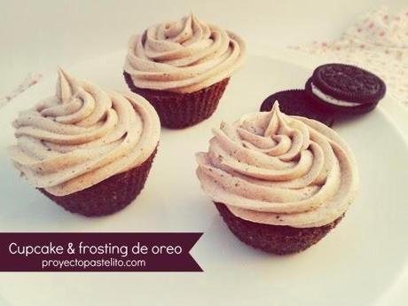Cupcakes y frosting de oreo Cupcakes y frosting de oreo
