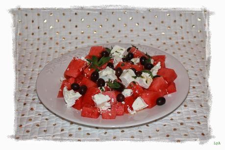 Ensalada de sandía, feta, kalamatas y menta... para #pon una ensalada en tu verano Ensalada de sandía, feta, kalamatas y menta... para #pon una ensalada en tu verano
