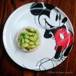 Seis consejos para que los niños coman bien tortitas-con-aguacate