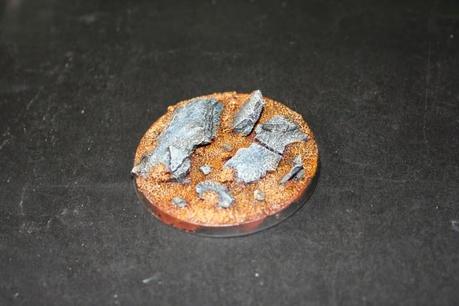 Peana con lavado de óleo marrón Peana con lavado de óleo marrón