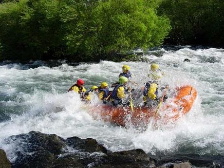 5 lugares ideales para hacer rafting en Argentina.