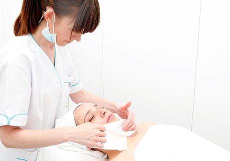 Tratamiento de cabina en tu casa con Olay Regenerist Ana y Arantza en Felicidad Carrera