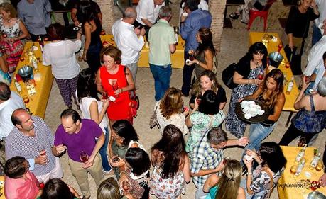 Vino y hamburguesas en un convento