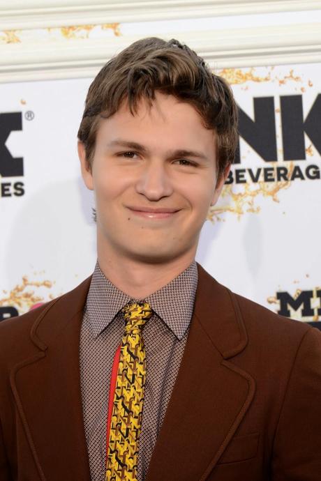 Ansel Elgort habla sobre 'Insurgente' en los Young Hollywood Awards