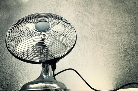 ahorrar energia en el hogar ventilador VS aire acondicionado