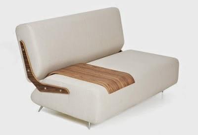 Sofá contemporáneo con patas cortas de metal y diseño singular Mueble sofá con bandeja de madera laminada desplazable