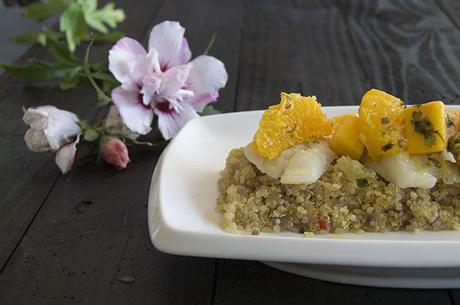 CARRILLERAS DE BACALAO CON FRUTA Y QUINOA SALTEADA