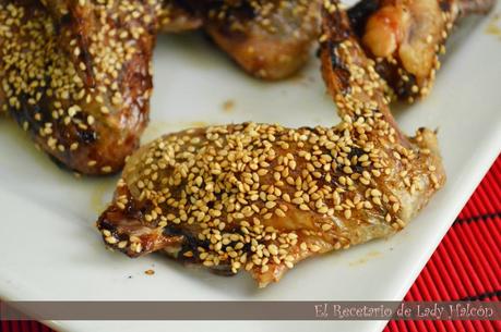 Alitas de pollo con miel y sésamo Alitas de pollo con miel y sésamo