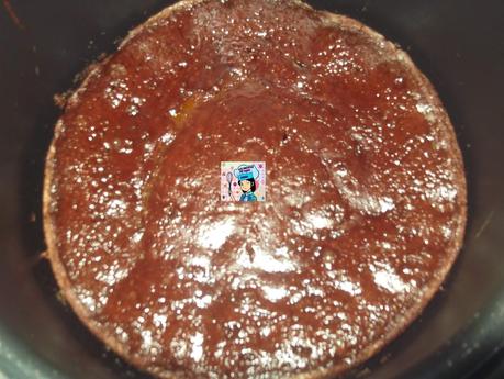 MI BIZCOCHO DE CHOCOLATE CON TROCITOS DE CHOCOLATES DE DOS CLASES EN MI OLLA ERIKA MI BIZCOCHO DE CHOCOLATE CON TROCITOS DE CHOCOLATES DE DOS CLASES EN MI OLLA ERIKA