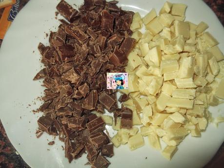 MI BIZCOCHO DE CHOCOLATE CON TROCITOS DE CHOCOLATES DE DOS CLASES EN MI OLLA ERIKA MI BIZCOCHO DE CHOCOLATE CON TROCITOS DE CHOCOLATES DE DOS CLASES EN MI OLLA ERIKA