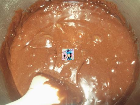 MI BIZCOCHO DE CHOCOLATE CON TROCITOS DE CHOCOLATES DE DOS CLASES EN MI OLLA ERIKA MI BIZCOCHO DE CHOCOLATE CON TROCITOS DE CHOCOLATES DE DOS CLASES EN MI OLLA ERIKA