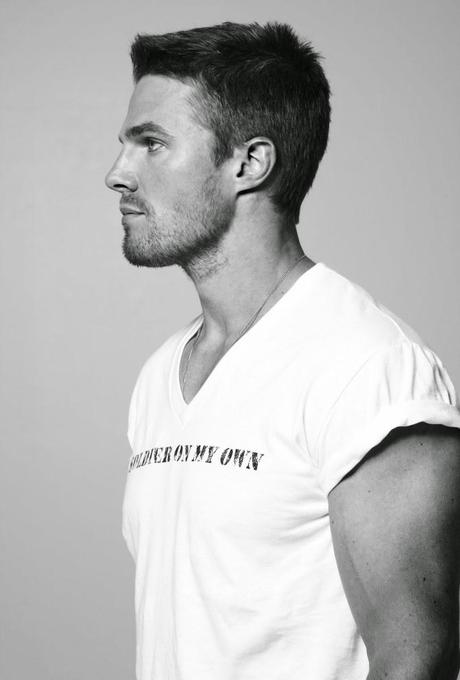 CHICO DEL MES: STEPHEN AMELL Y SU ARCO, MI OBSESIÓN DE JULIO CHICO DEL MES: STEPHEN AMELL Y SU ARCO, MI OBSESIÓN DE JULIO